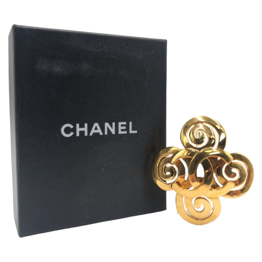 Chanel Vintage CC Logo Gold Metal Brooch — view 7