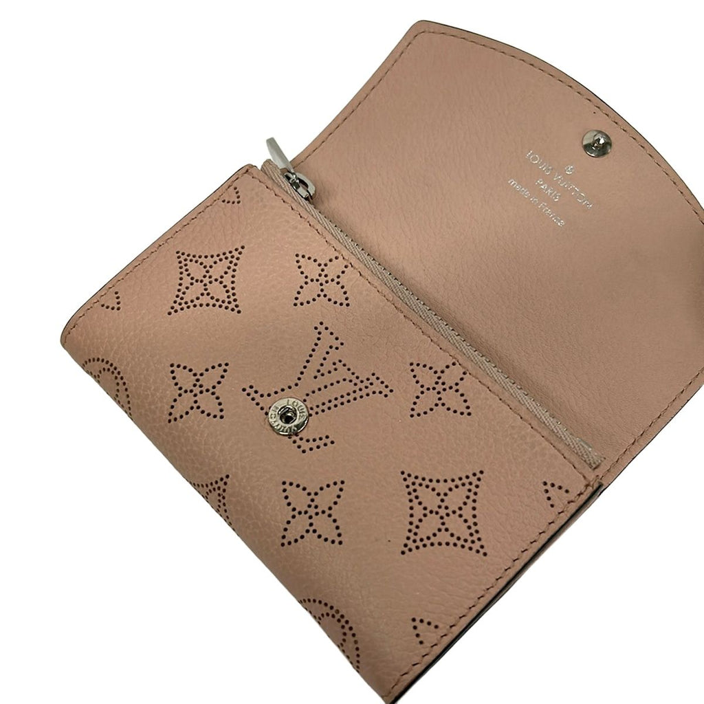 Louis Vuitton Coin Purse Mahina Porte Monnaie Magnolia Leather Cowhide — view 3