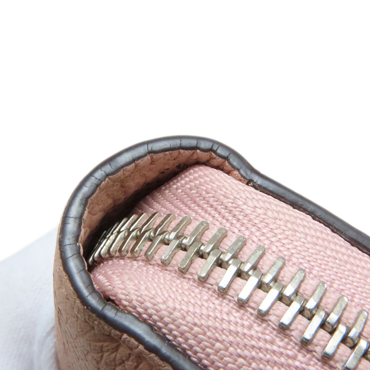 Louis Vuitton Zippy Wallet Mahina Leather — view 4