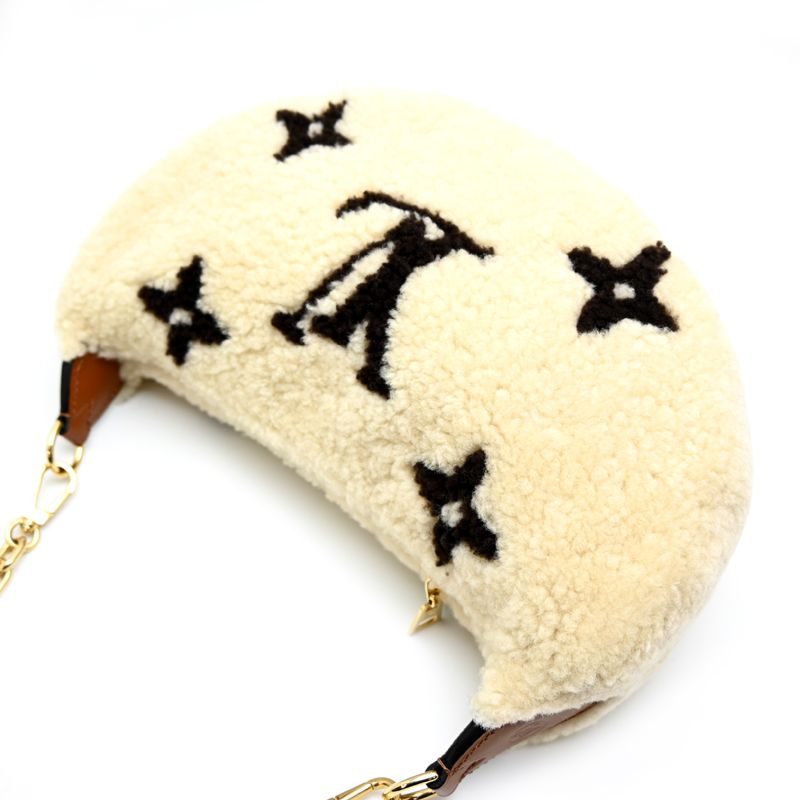 Louis Vuitton Shoulder Bag — view 3