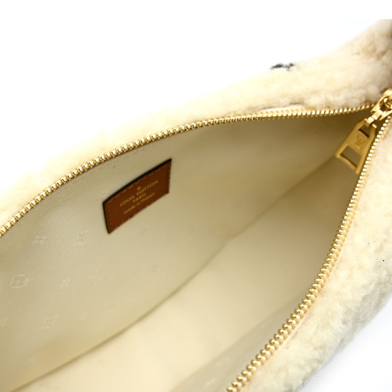 Louis Vuitton Shoulder Bag — view 6