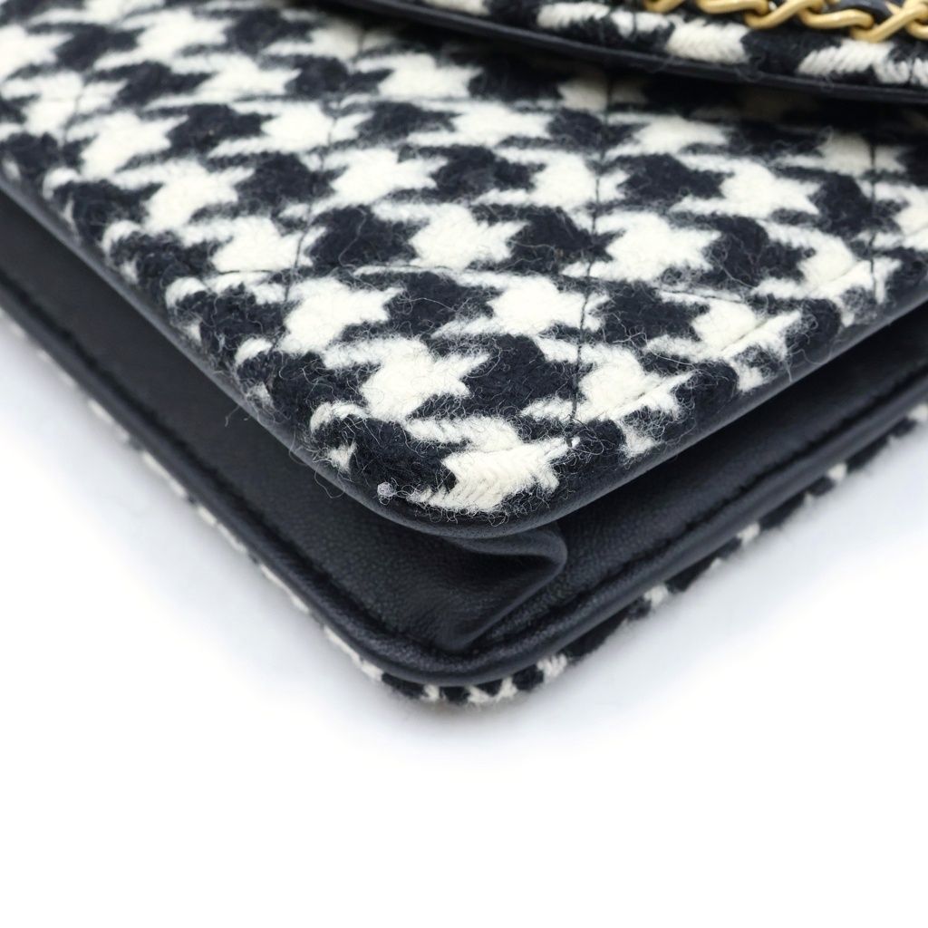 Chanel Wallet on Chain Heart Shoulder Bag Tweed Black White Houndstooth Gold — view 5
