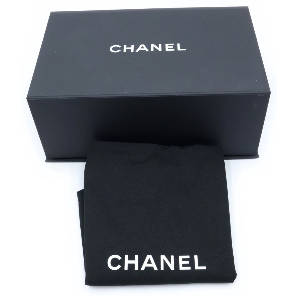 Chanel Wallet on Chain Heart Shoulder Bag Tweed Black White Houndstooth Gold — view 8
