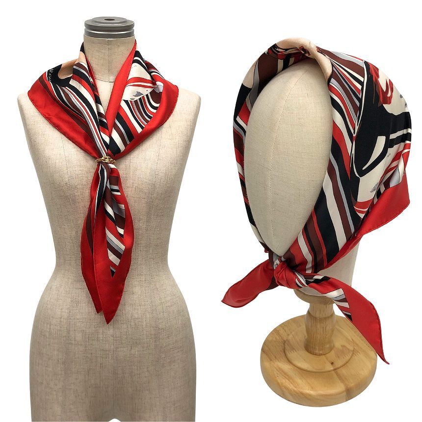 Hermes Pointe la Femme AU Carre Pattern Pointu Triangle Scarf Silk — view 2