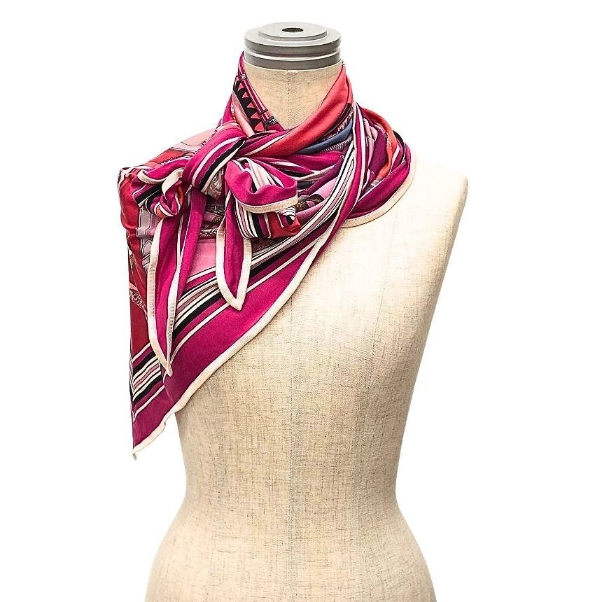 Hermes Smooth Carre Pointe Triangle Scarf Maxi Jersey Couvertures Et Tenu — view 3