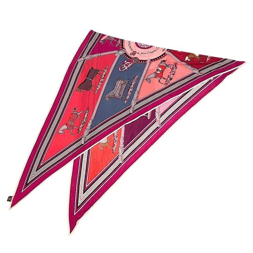 Hermes Smooth Carre Pointe Triangle Scarf Maxi Jersey Couvertures Et Tenu — view 2