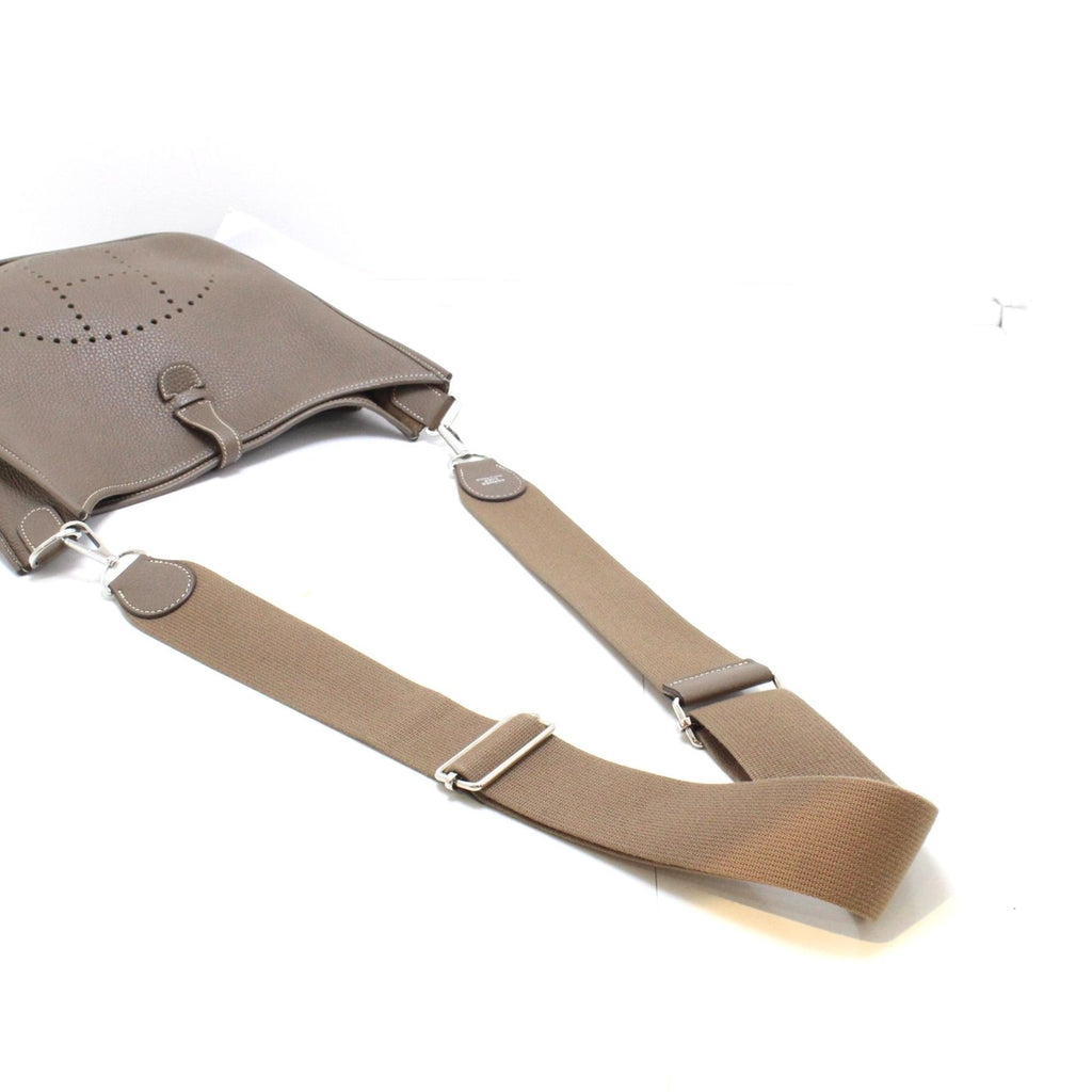 Hermes Evelyne III Trois PM Shoulder Bag Taurillon Clemence Etoupe Palladium — view 4