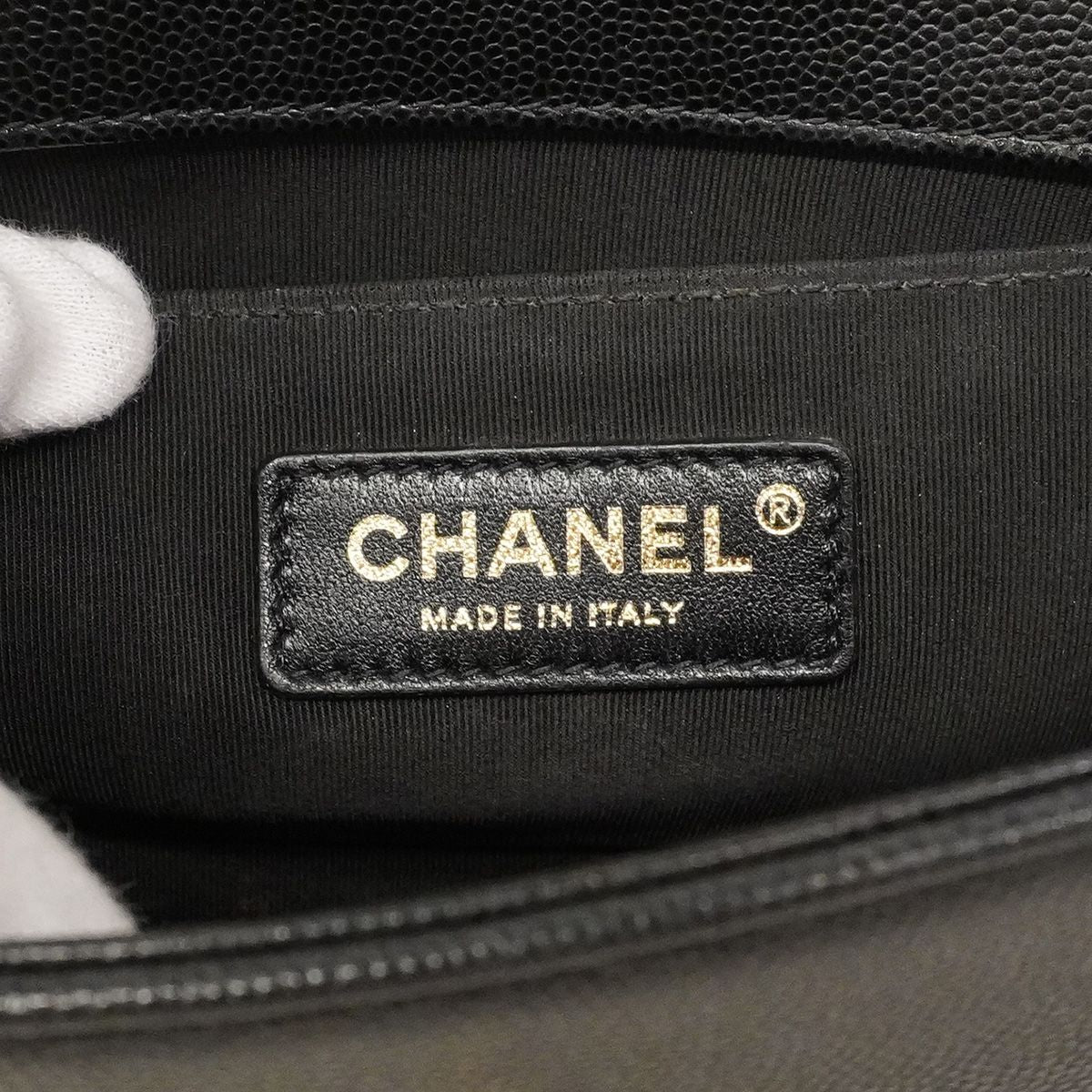 Chanel Shoulder Bag Boy Caviar Leather Black Gold — view 5
