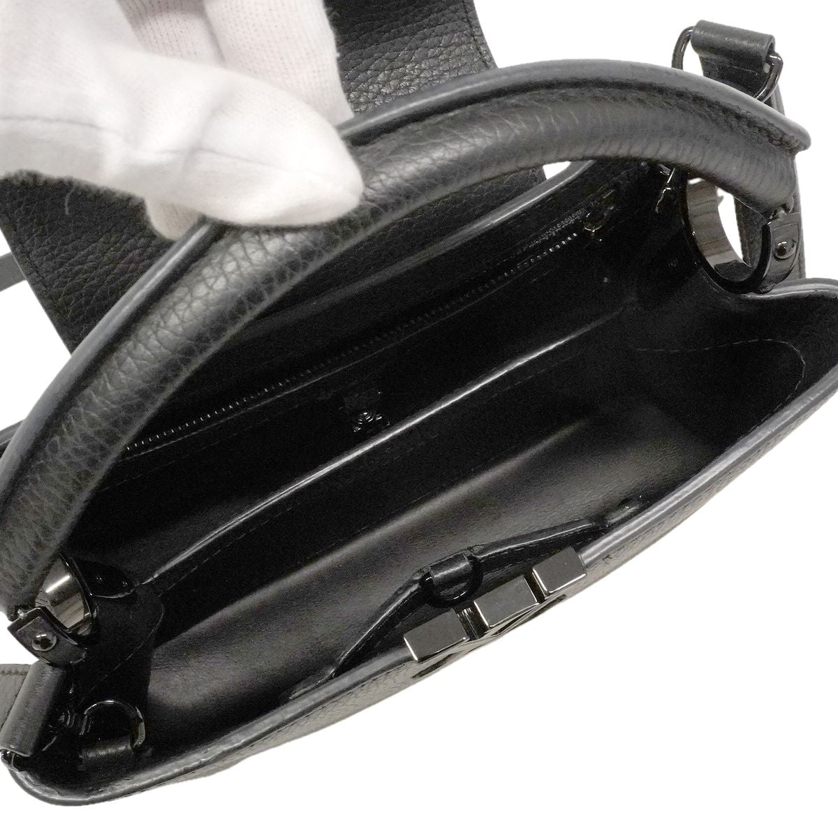 Louis Vuitton Handbag Capucines BB Noir 2-Way Bag — view 4