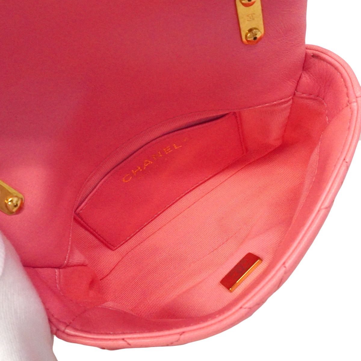 Chanel Shoulder Bag Quilted Lambskin Pink Gold — view 4