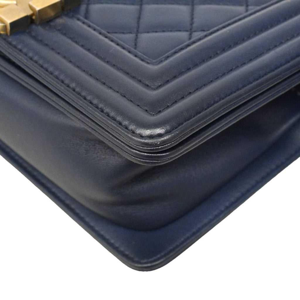 Chanel Shoulder Bag Boy Lambskin Navy Gold — view 6