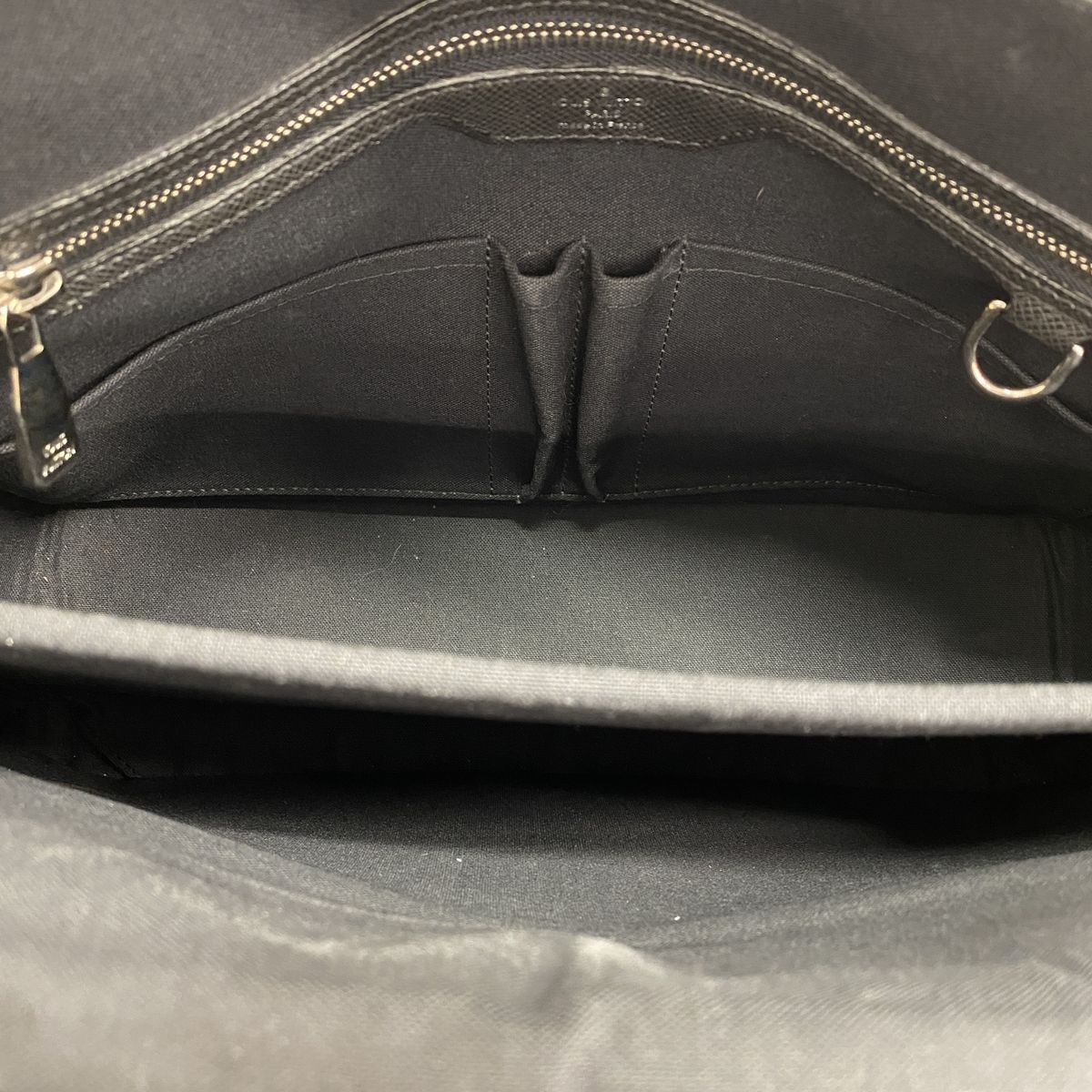 Louis Vuitton Shoulder Bag Taiga Roman GM Ardoise — view 4