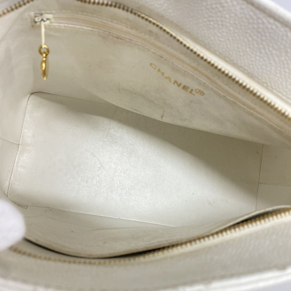 Chanel Tote Bag Reissue Caviar Leather White Gold — view 4