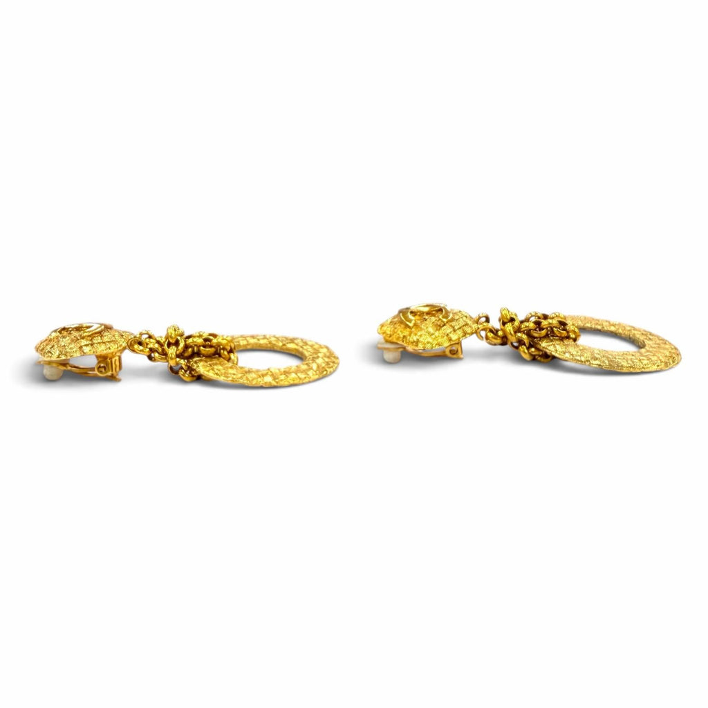 Chanel Vintage 29 Metal CC Logo Chain Hoop Earrings Gold — view 2