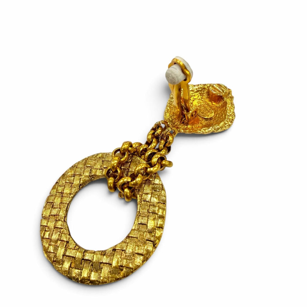 Chanel Vintage 29 Metal CC Logo Chain Hoop Earrings Gold — view 4