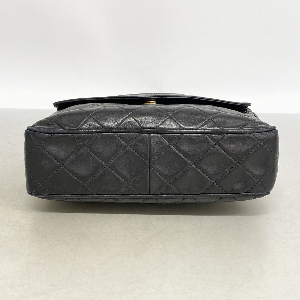 Chanel Shoulder Bag Quilted Lambskin Black Gold — view 3