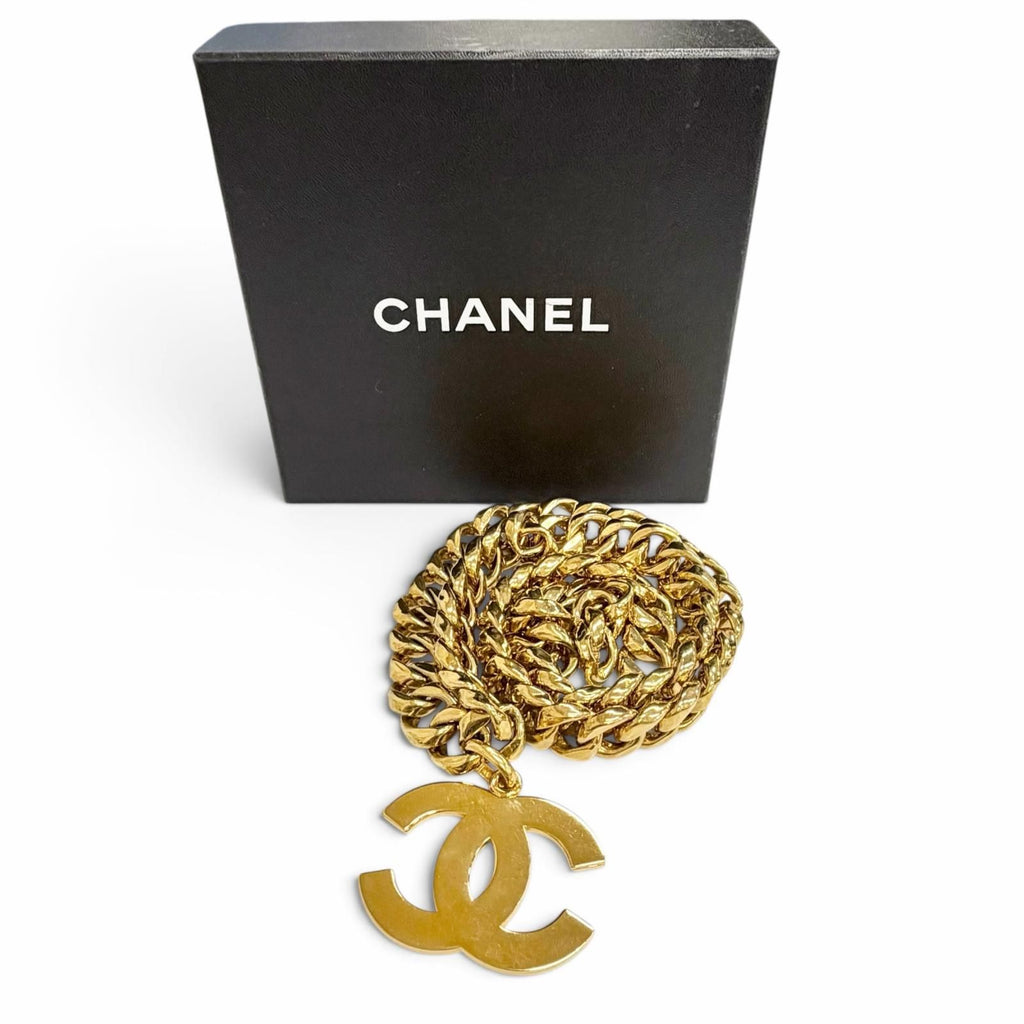 Chanel Vintage 93A CC Logo Chain Belt Gold — view 2