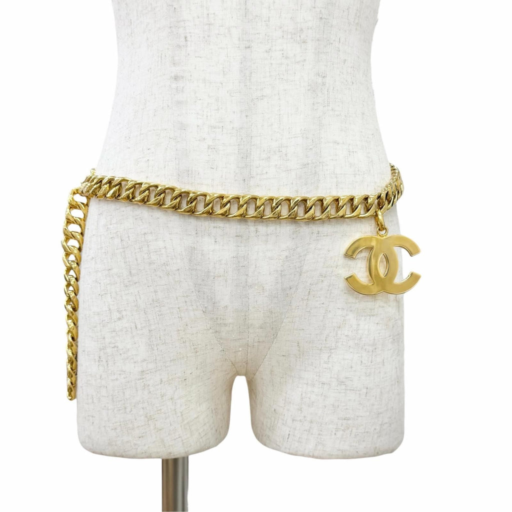 Chanel Vintage 93A CC Logo Chain Belt Gold — view 3