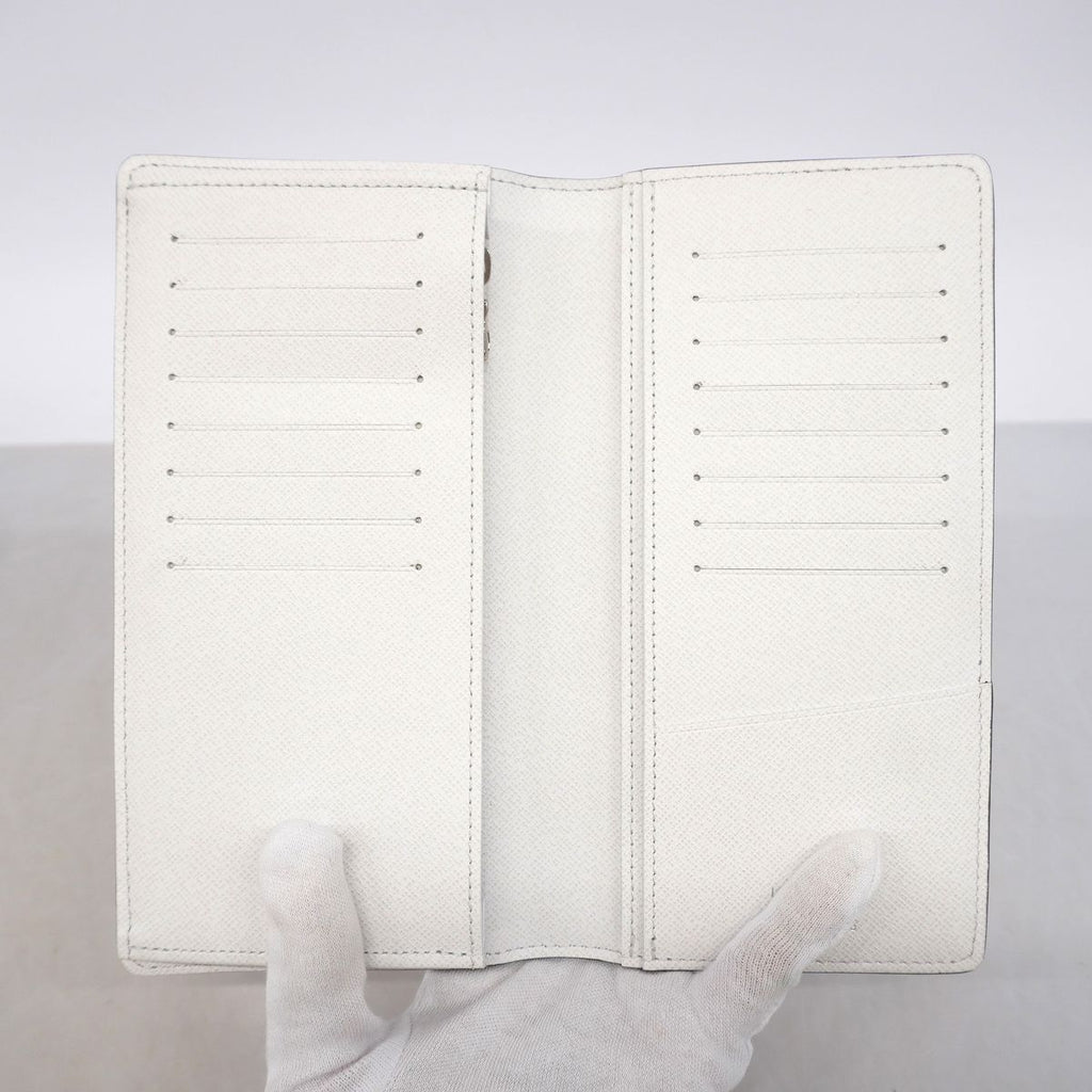 Louis Vuitton Wallet Taigarama Portefeuille Brazza Antarctica — view 3