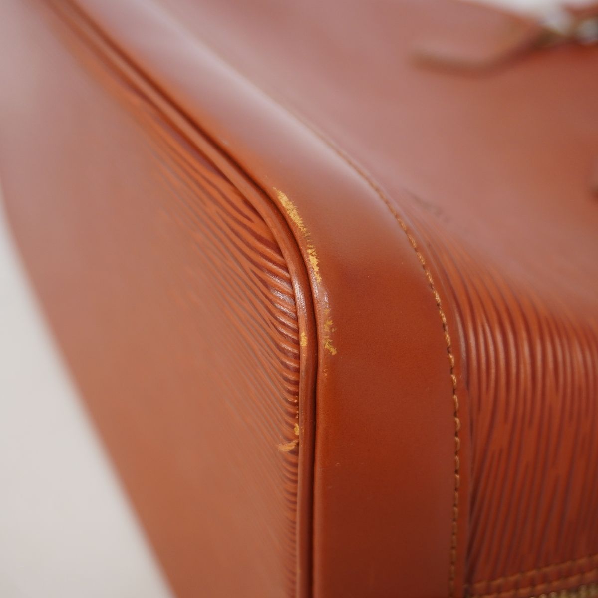 Louis Vuitton Handbag Epi Alma Kenya Brown — view 6