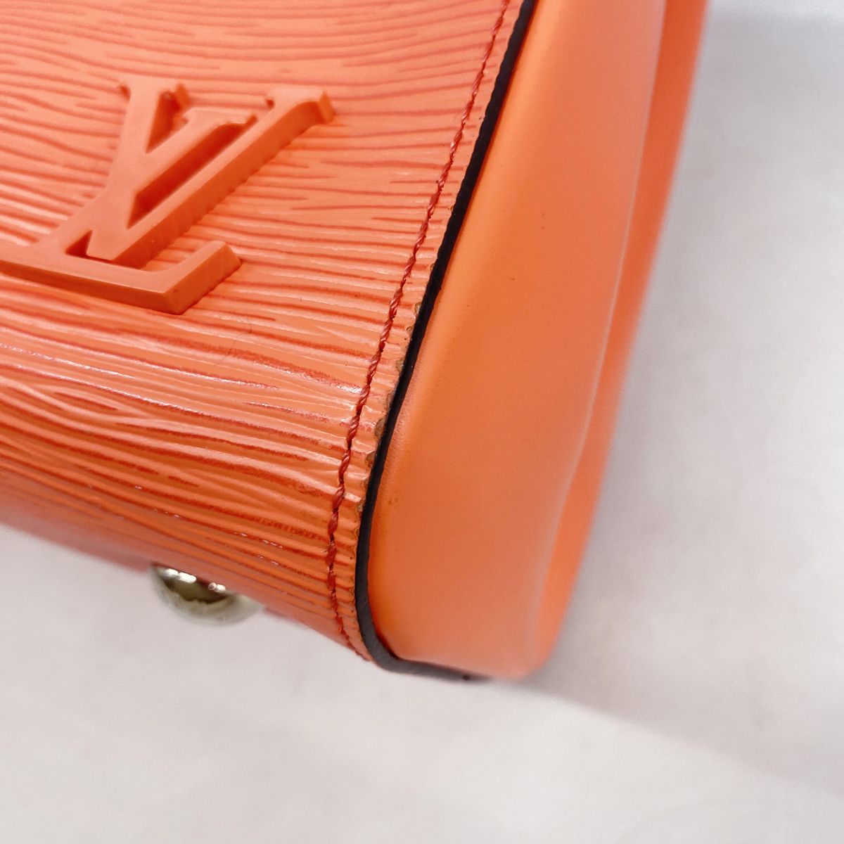 Louis Vuitton Handbag Epi Cluny MM Poppy Petal 2-Way Bag — view 8