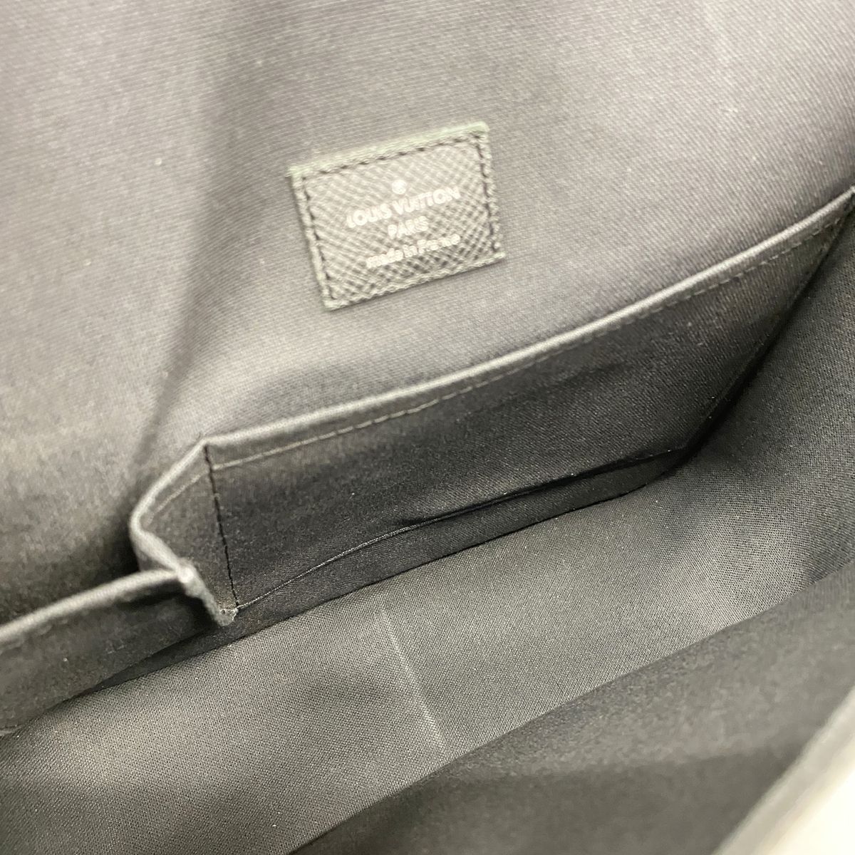 Louis Vuitton Shoulder Bag Taiga Andrei Ardoise — view 4