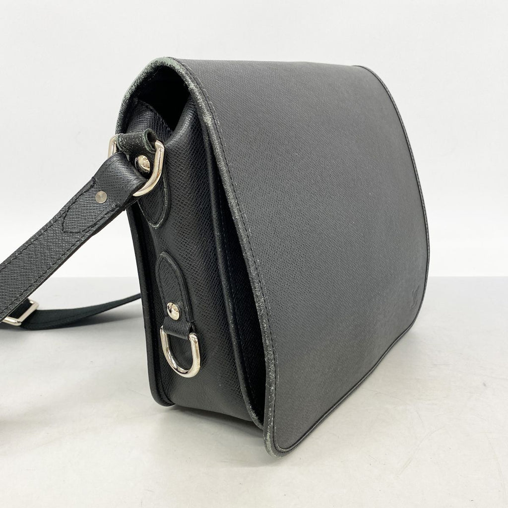 Louis Vuitton Shoulder Bag Taiga Andrei Ardoise — view 2