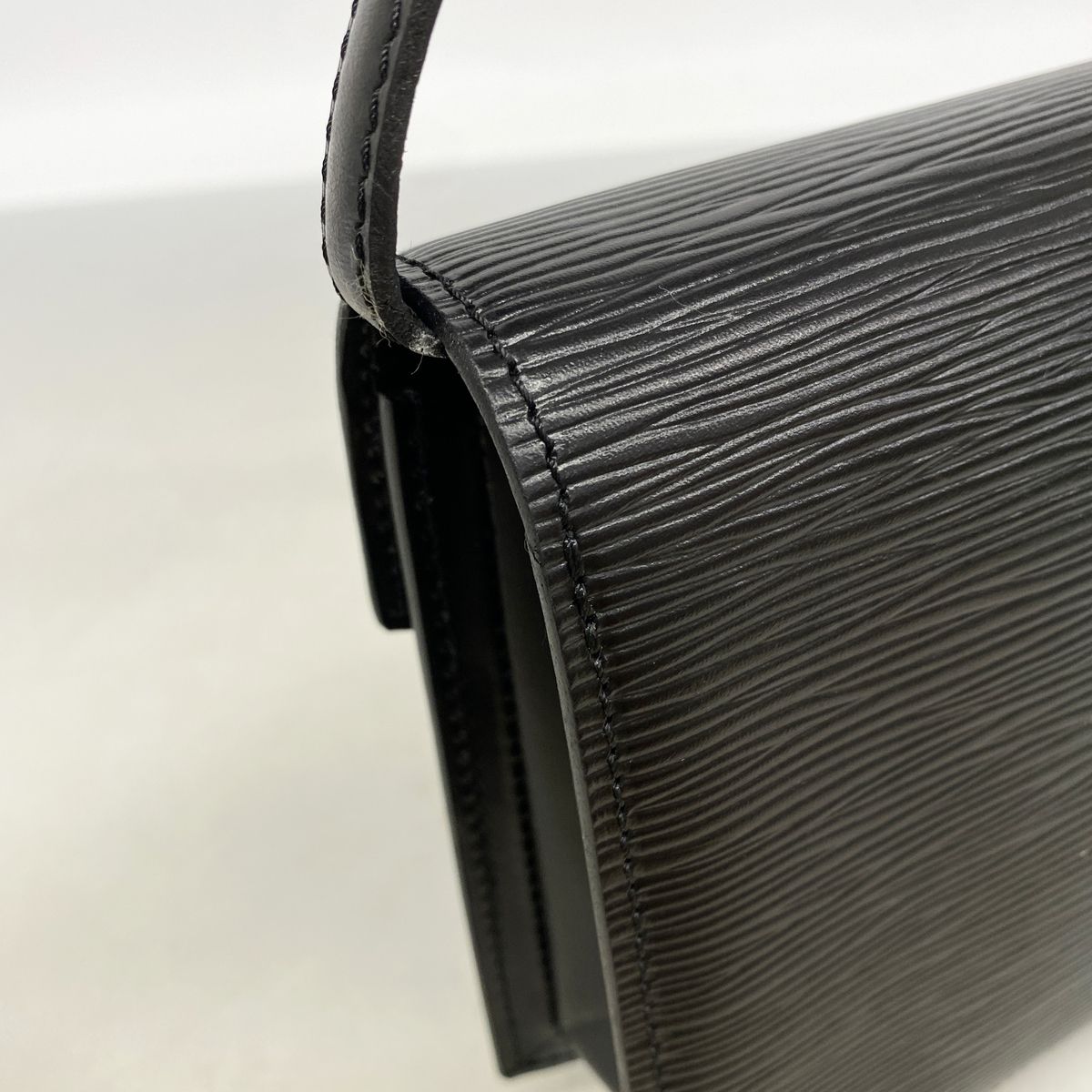 Louis Vuitton Shoulder Bag Epi Prebourg Noir — view 6