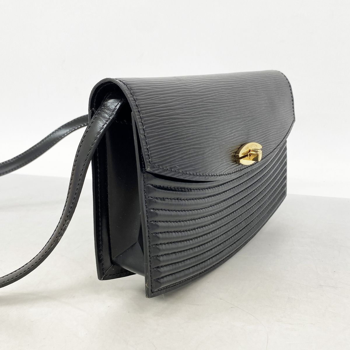 Louis Vuitton Shoulder Bag Epi Prebourg Noir — view 2