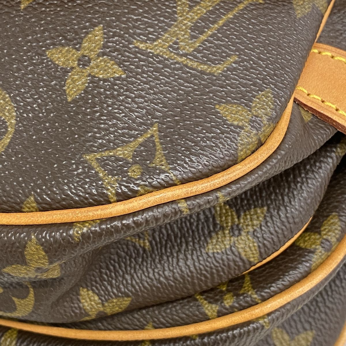 Louis Vuitton Shoulder Bag Monogram Saumur 30 Brown — view 6