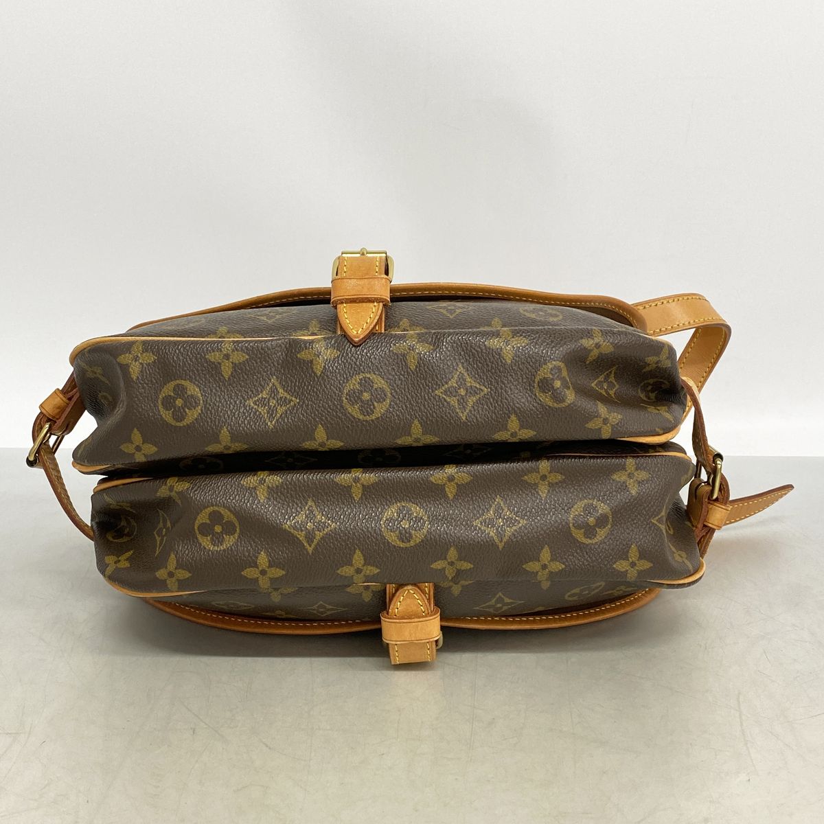Louis Vuitton Shoulder Bag Monogram Saumur 30 Brown — view 3