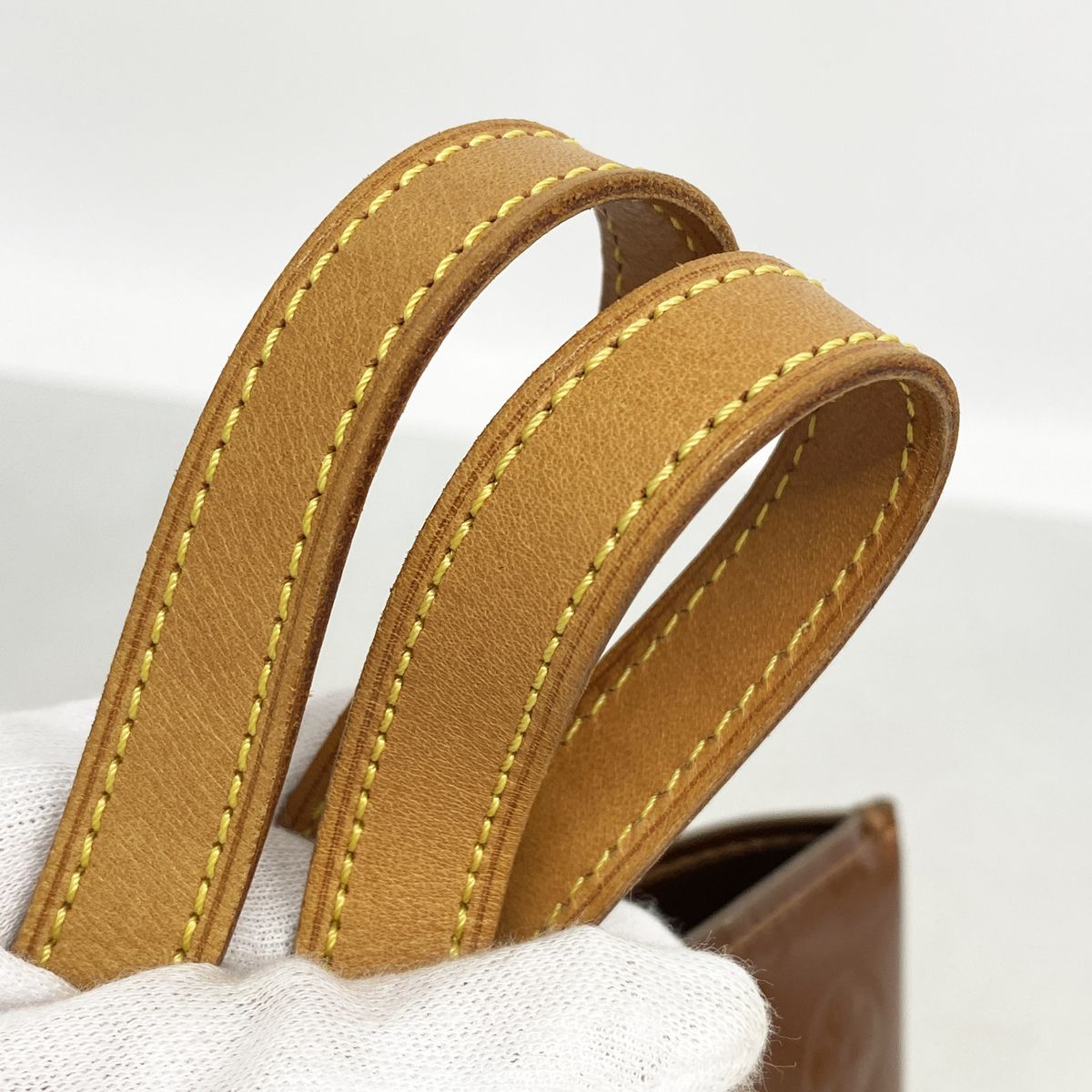 Louis Vuitton Handbag Vernis Reade PM Blanc — view 8