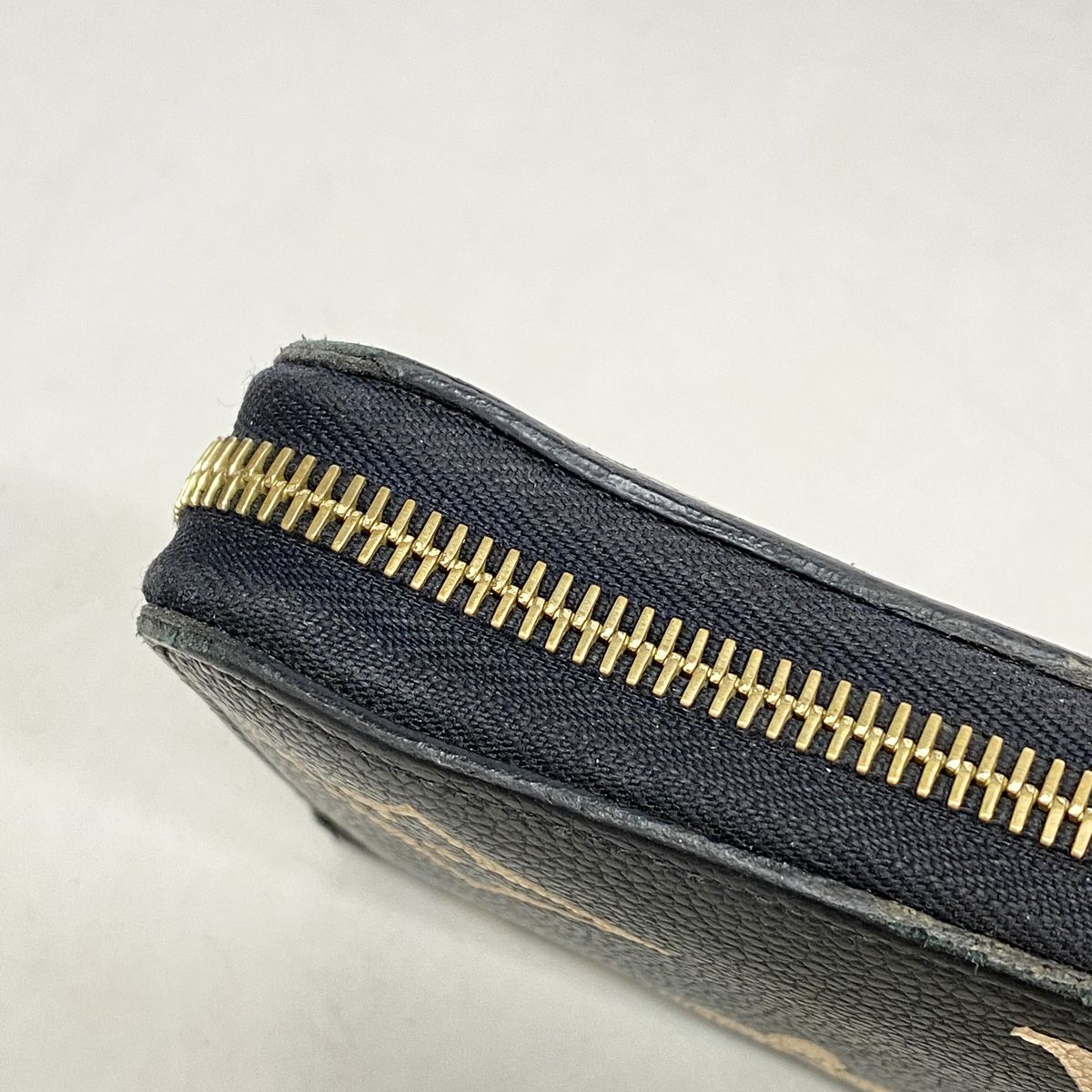 Louis Vuitton Wallet Monogram Empreinte Bicolor Zippy Black Beige — view 7