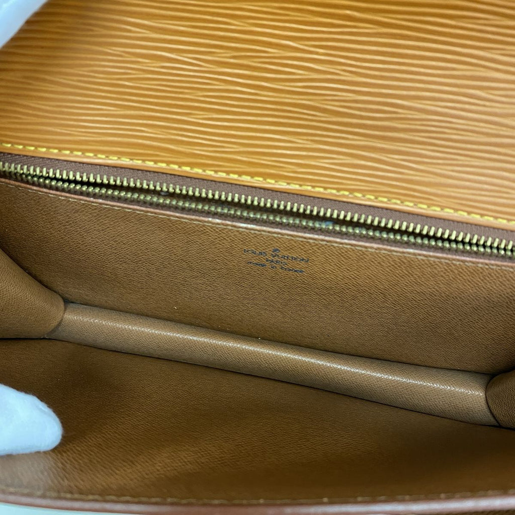 Louis Vuitton Clutch Epi Pochette Series Dragonne Cipango Gold — view 4