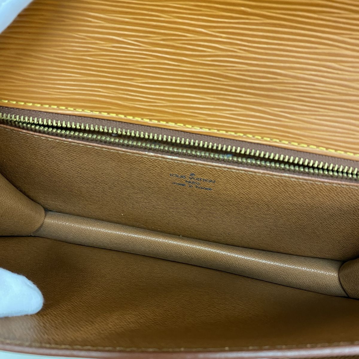 Louis Vuitton Clutch Epi Pochette Series Dragonne Cipango Gold — view 4