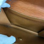Louis Vuitton Clutch Epi Montaigne Kenya Brown — view 4