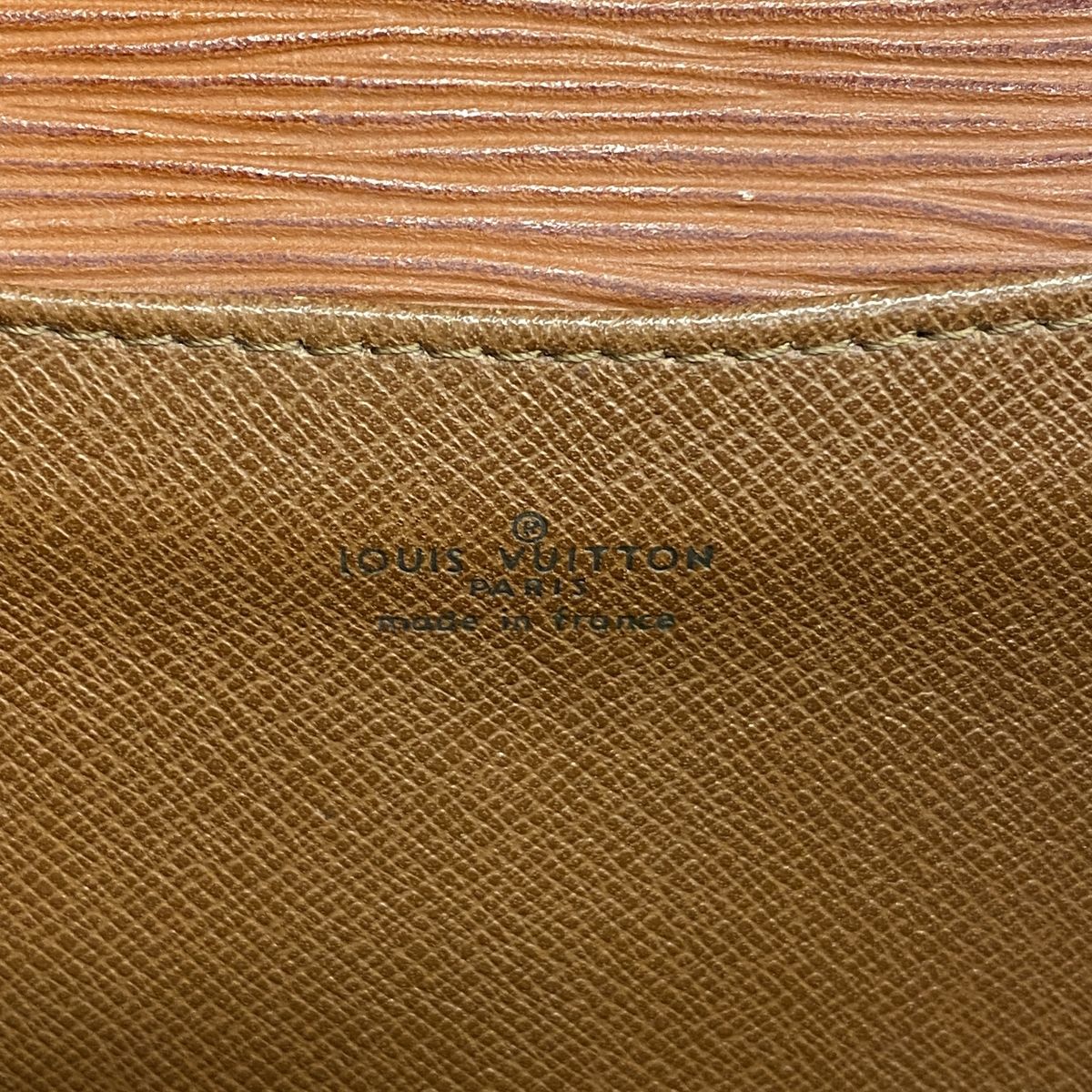 Louis Vuitton Clutch Epi Montaigne Kenya Brown — view 5