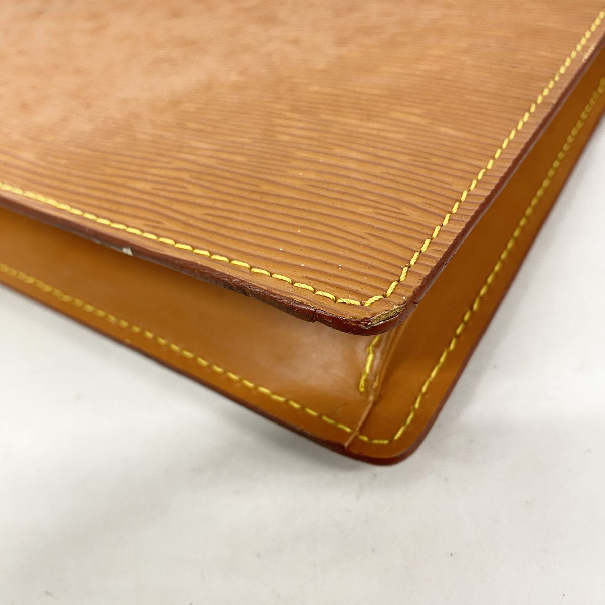 Louis Vuitton Clutch Epi Pochette Series Dragonne Cipango Gold — view 6