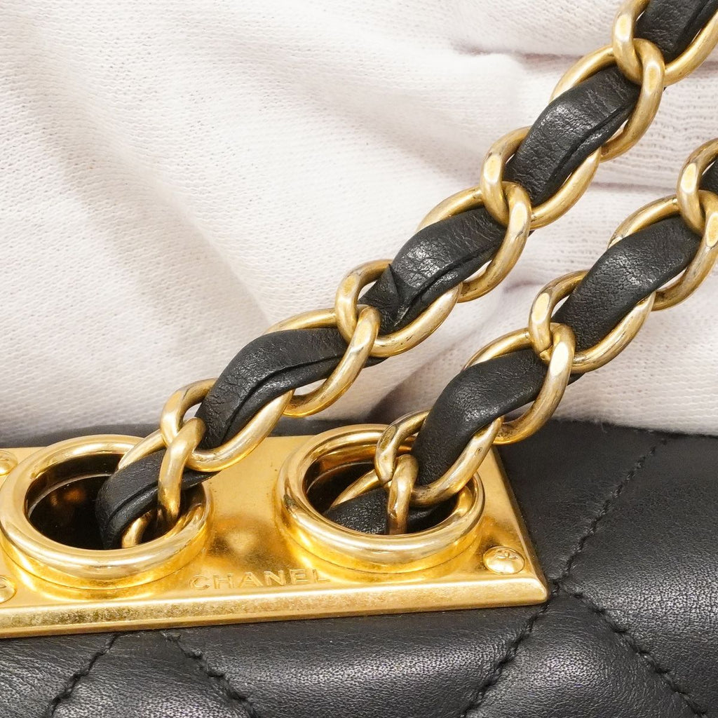 Chanel Shoulder Bag Quilted Lambskin Black Gold — view 8