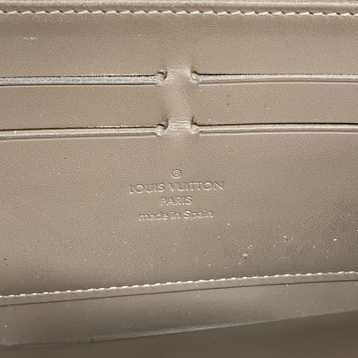 Louis Vuitton Wallet Vernis Zippy Beige Poodle — view 4