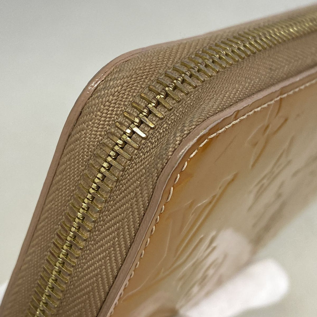 Louis Vuitton Wallet Vernis Zippy Beige Poodle — view 5