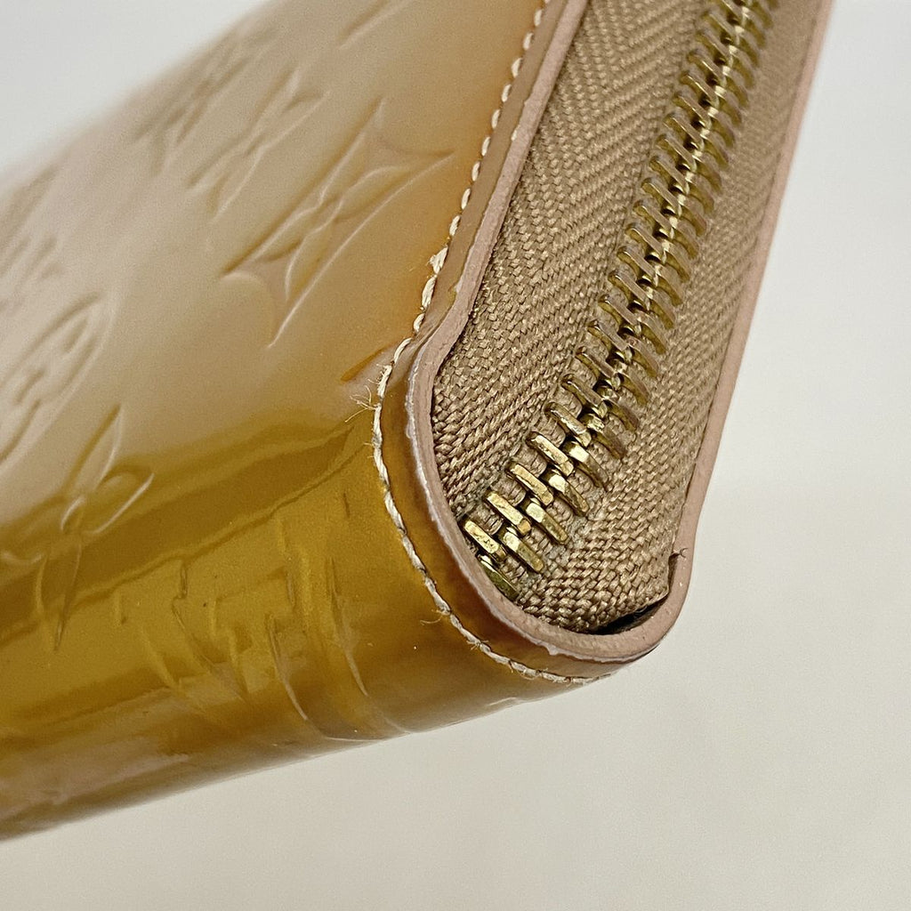 Louis Vuitton Wallet Vernis Zippy Beige Poodle — view 6