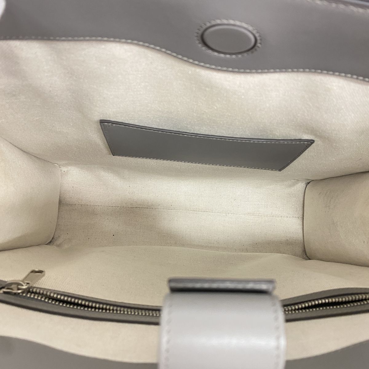 Gucci Tote Bag GG Embossed Leather Gray Silver — view 4