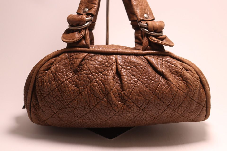 Chanel Leather Handbag Brown — view 2