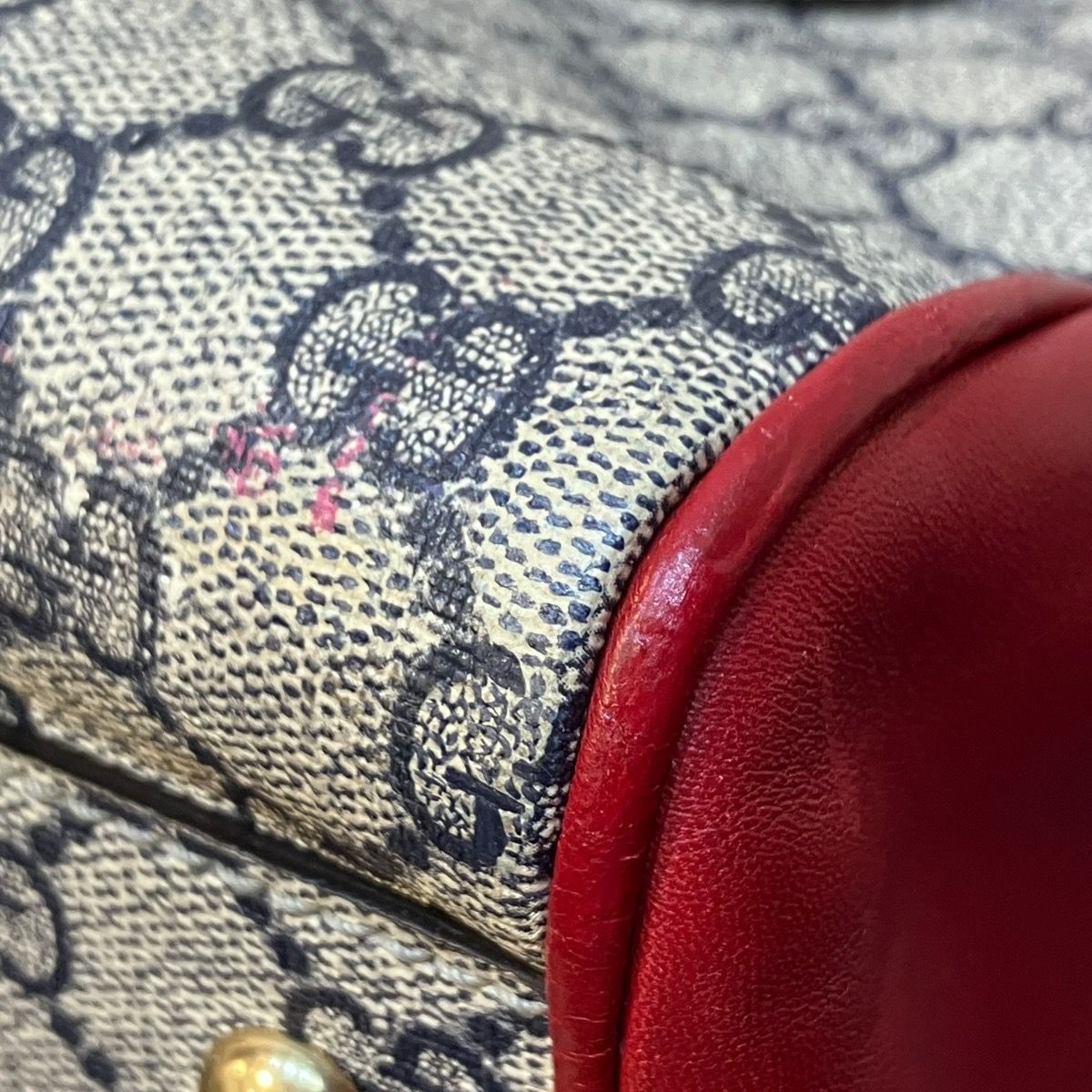 Gucci GG Supreme Shoulder Bag Leather — view 8