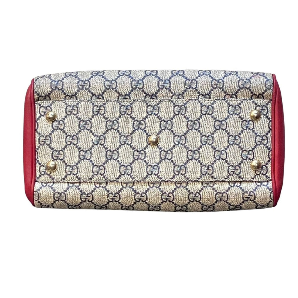 Gucci GG Supreme Shoulder Bag Leather — view 3