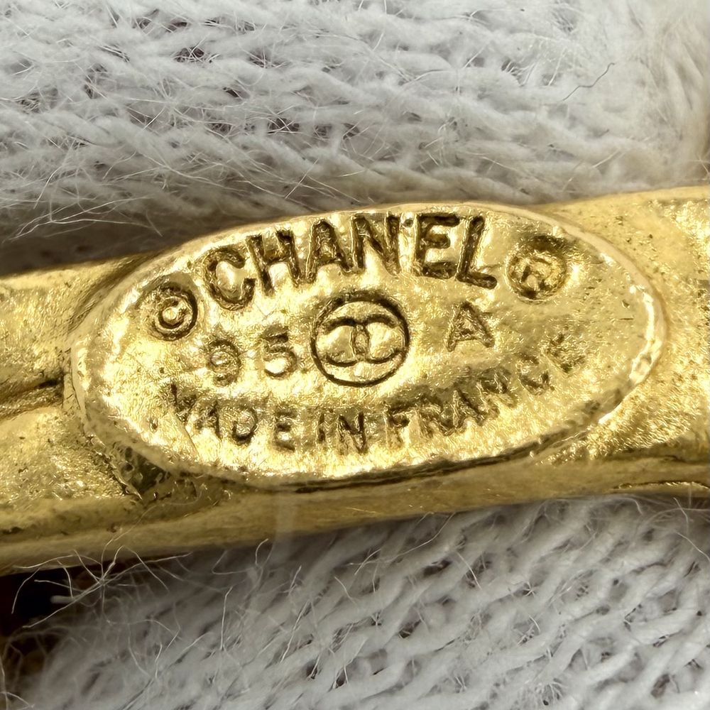 Chanel Necklace CC Logo Long Gold Plated — view 3