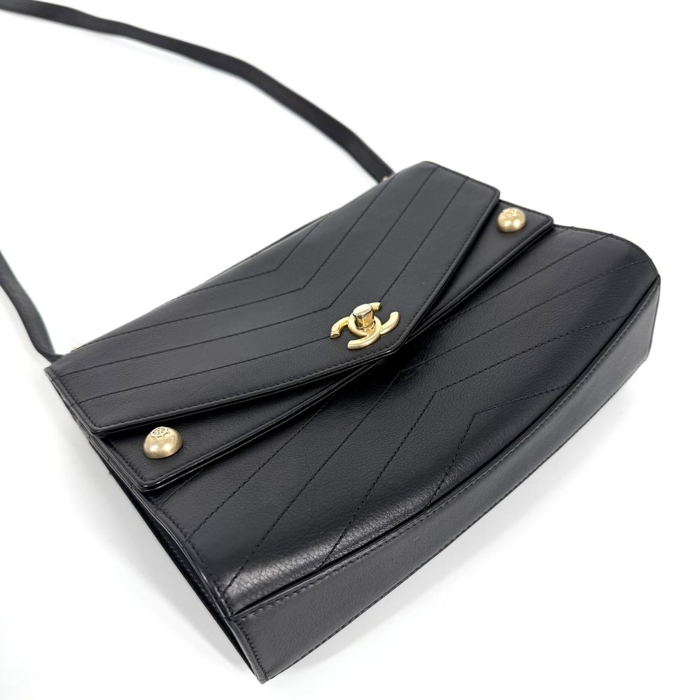 Chanel Shoulder Bag Chevron Chain CC Logo Crossbody Leather Black Gold — view 3