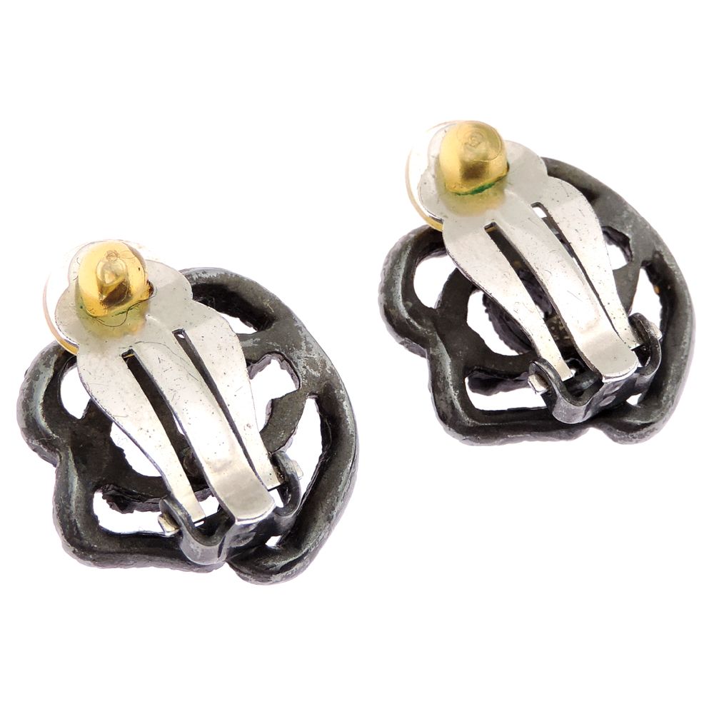 Chanel Earrings Beige — view 3
