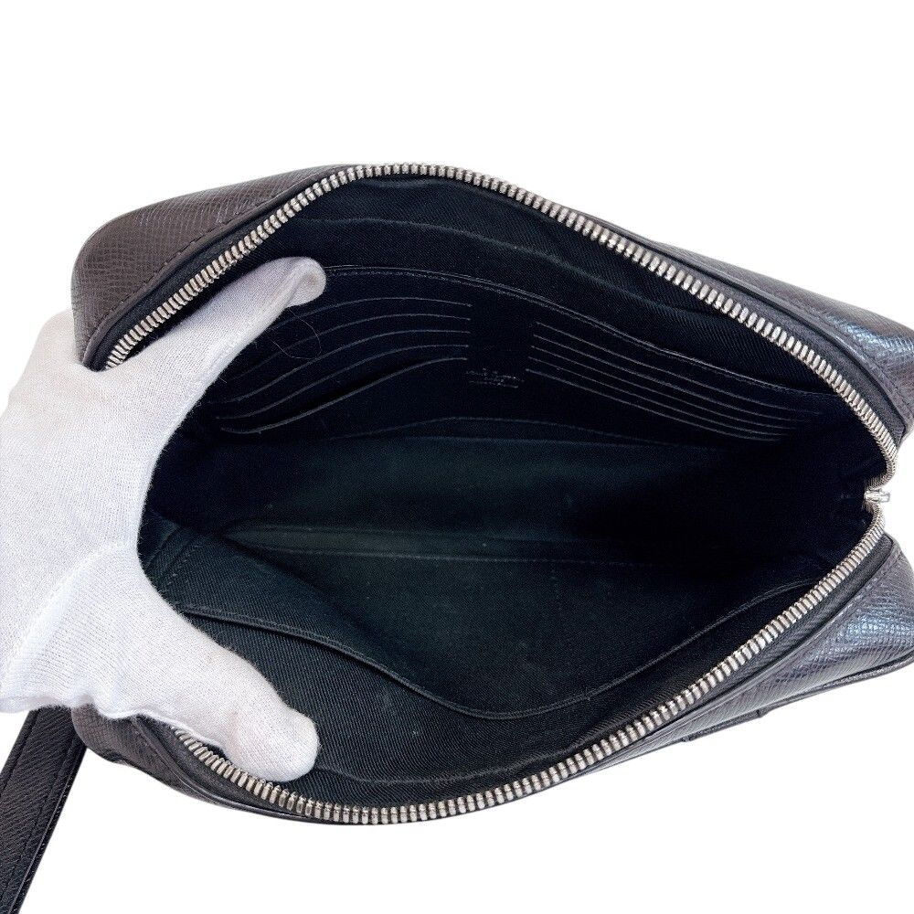 Louis Vuitton Pochette Kasai Taiga Leather Bag Black — view 4